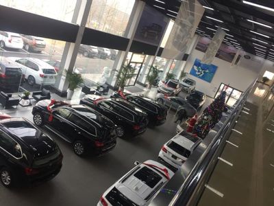 新平行進口路虎攬勝美規(guī)版歐規(guī)版行政大型特賣會，尊享奢華駕乘體驗